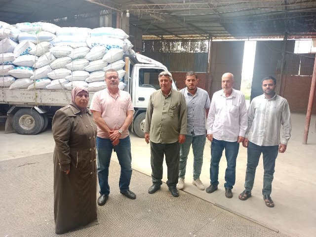 وكيلة وزارة التموين مع رجال الحملة