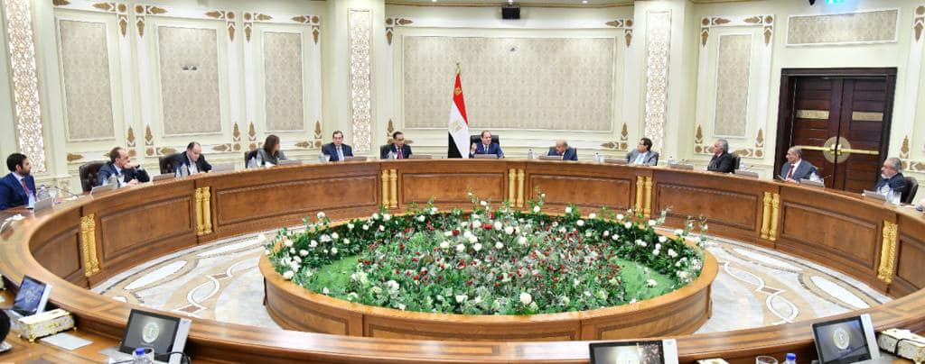 السيسي مع رجال الأعمال القطريين