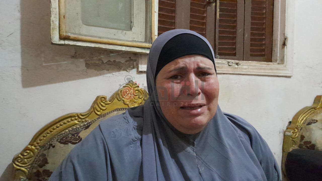 الأم