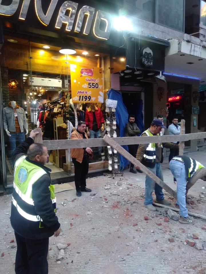 انهيار جزئي لعقارين في الإسكندرية