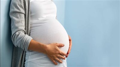 باحثون يوضحون تأثير كورونا على صحة الأجنة في رحم الأم 