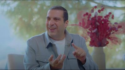 عمرو خالد: الله يعفو عن الملايين في ليلة القدر حتى تجدد الأرض نفسها