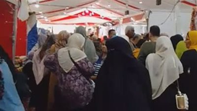 كله بيحضر للعيد.. زحام شديد على شراء اللحوم وكعك العيد بمعرض أهلا رمضان | بث مباشر