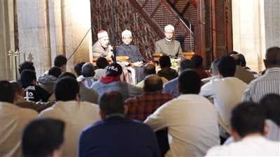 ملتقى العصر بالجامع الأزهر: من خصائص الأمة المحمدية حفظ القرآن في صدورهم