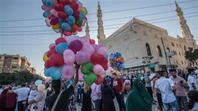 الإفتاء تحسم الجدل بشأن حكم أداء صلاة الجمعة يوم العيد | بث مباشر 