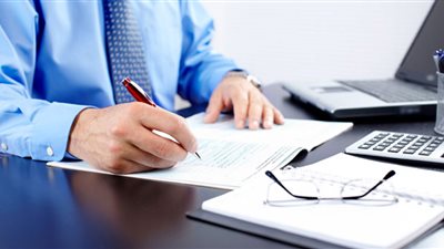 أستاذ بالأزهر: لو كتبت رقم تليفونك على ورقة مملوكة للشركة هتتحاسب عليها يوم القيامة