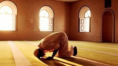دار الإفتاء توضح حكم صلاة النافلة في غير موضع الفريضة