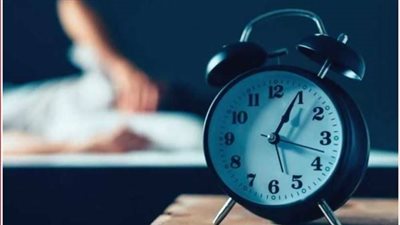 روتين النوم غير المنتظم يساهم في الإصابة بأمراض القلب والسكتة الدماغية | دراسة
