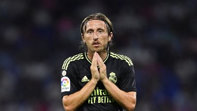 مودريتش يتعرض لإصابة عضلية وشكوك حول مشاركته أمام مانشستر سيتي