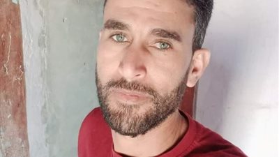 شهيد لقمة العيش.. وفاة شاب سقط من على سقالة بمطروح