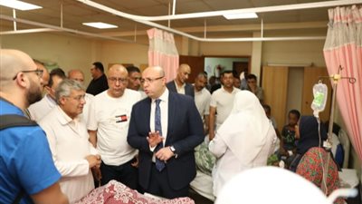 محافظ بني سويف يتفقد مصابي حادث الطريق الشرقي من السودانيين ويوجه برعايتهم