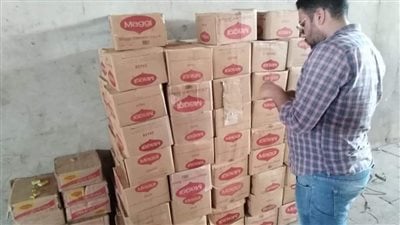 ضبط 115 ألف قطعة مرقة دجاج منتهية الصلاحية لماركة شهيرة بالغربية | صور 