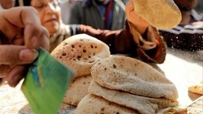التموين توضح تحمل الدولة فارق سعر السولار للمخابز لطرح الرغيف بـ 5 قروش | بث مباشر