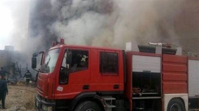 الحماية المدنية تسيطر على حريق في معرض مراتب بأرض اللواء | بث مباشر