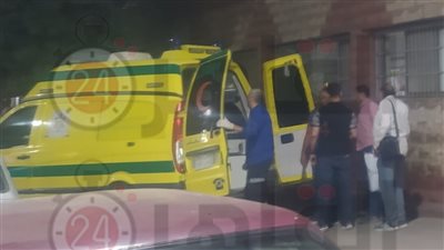 إصابة عامل دليفري صدمته سيارة في المحلة ونقله إلى المستشفى 