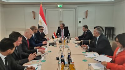 وزير الاتصالات يلتقي عددًا من مسئولي كبرى شركات البرمجيات لبحث التعاون والاستثمار في مصر