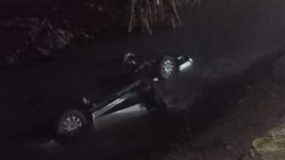  بينهم حالتان حرجتان.. إصابة 4 أشخاص في حادث انقلاب سيارة بترعة بإسنا في الأقصر
