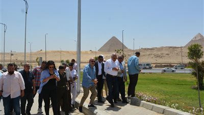 محافظ الجيزة يعاين أعمال التطوير بعدد من المناطق المحيطة بالمتحف المصري الكبير