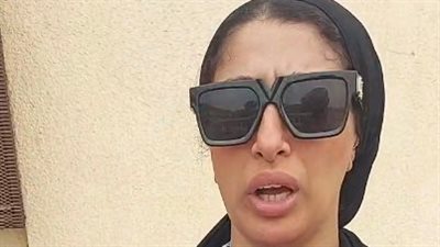 فتاة تدهس طالبة ببورفؤاد.. وشقيقة الضحية: داست بنزين بدل الفرامل وقطعت رجليها نصين | بث مباشر