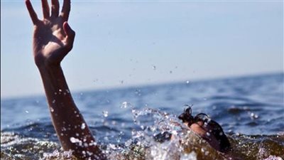 استخراج جثمان أحد الشباب الغارقين في مصيف جمصة.. واستمرار البحث عن شقيقين آخرين | بث مباشر 