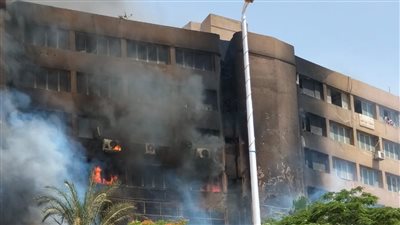 النيابة تفتح تحقيقا في حريق مبنى خدمات محافظة القاهرة بـ 15 مايو