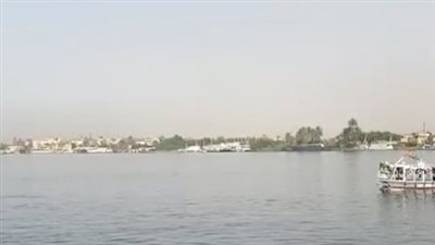 رغم ارتفاع درجات الحرارة.. 600 سائح يحلقون في سماء الأقصر على رحلات البالون| بث مباشر 
