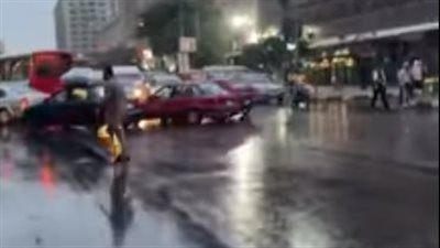رغم ارتفاع الحرارة.. أمطار غزيرة تضرب المحافظات بشكل مفاجئ | بث مباشر