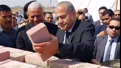 وزير التموين ومحافظ السويس يضعان حجر الأساس لأكبر مخزن استراتيجي من السلع الأساسية| بث مباشر