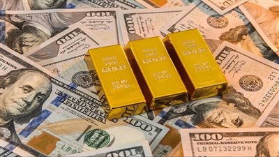 استقرار سعر الدولار اليوم بالبنوك.. والذهب عيار 21 يسجل 2330 جنيهًا | بث مباشر