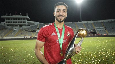 مصدر بـ الأهلي يكشف حقيقة إصابة محمد عبد المنعم وموقفه من مباراة إنبي