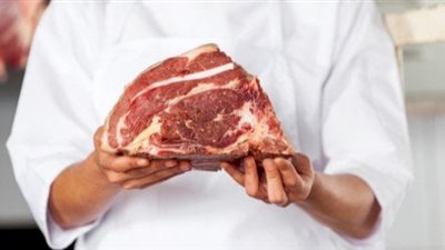 كيفية توزيع الأضحية شرعًا.. هل التثليث واجب وما حكم الادخار للفقراء؟