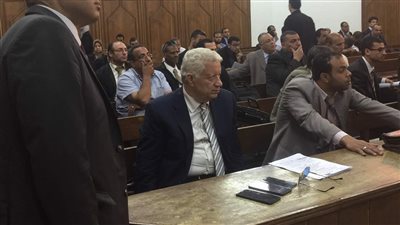 جلسة الطعن على عزل مرتضى منصور من رئاسة الزمالك تشهد مشادة مع محامي الخصوم