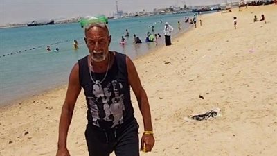 أقدم المنقذين بشواطئ السويس: القرش مش بيهجم من أول مرة.. والثبات مطلوب لما تشوفه| بث مباشر 