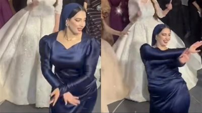 هو انتوا لما بتروحوا فرح بتشغلوا قرآن؟.. صاحبة الفستان الأزرق ترد على مهاجميها: انتوا دبحتوني