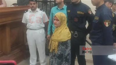 بحضور اللجنة الخماسية.. وصول سيدة فاقوس المتهمة بقتل ابنها إلى جنايات الزقازيق| بث مباشر 