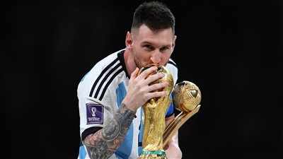 ميسي ينافس هالاند على جائزة أفضل رياضي في العام