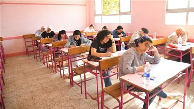 تفاصيل سقوط طالبة ثانوية عامة من مرتفع داخل مدرسة ببورسعيد | بث مباشر