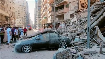 انفجار أسفل أنقاض عقار ميامي المنهار.. والحماية المدنية تحاول السيطرة