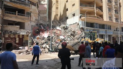 انتشال جثمان خامس ضحايا العقار المنهار في ميامي بالإسكندرية 