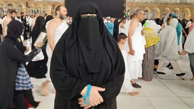 صدقات خفية كالجبال ووصية كشفها الموت.. قصة رحيل الحاجة راجية قبل صعود عرفات وكيف تحققت أمنيتها الأخيرة 