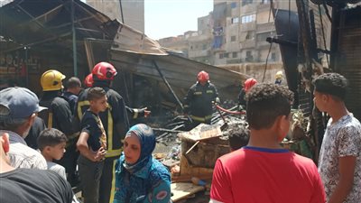فصل الكهرباء ووقف القطار.. الحماية المدنية تنقذ سكان المعمورة البلد بالإسكندرية من تداعيات حريق شواية أسماك