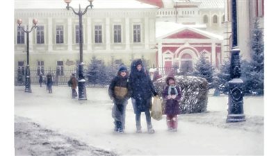 البيت الروسي بالقاهرة ينظم معرضا تشكيليا روسيا عن القيم الأسرية