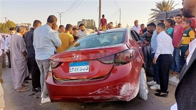 مصرع شخص وإصابة سيدة صدمتهما سيارة على طريق الأوتوستراد