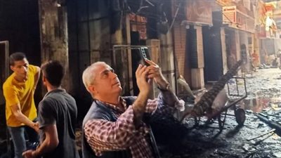 إخلاء مول شهير بمطروح عقب حريق ضخم حفاظًا على الأرواح والممتلكات | صور
