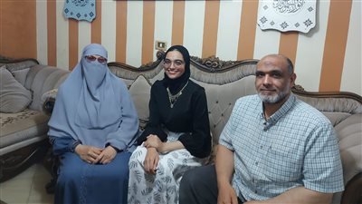 الثالثة بالثانوية العامة بالغربية: نفسي أدخل كلية الألسن وقدوتي ماما وبابا 