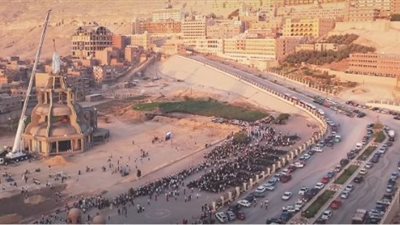 أسقف أسيوط يشهد تعليق تمثال السيدة العذراء الأكبر في مصر بديرها في درنكة | صور 