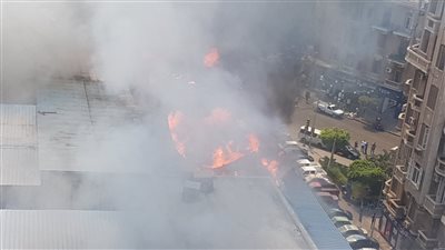 20 صورة ترصد حريق وزارة الأوقاف بوسط القاهرة