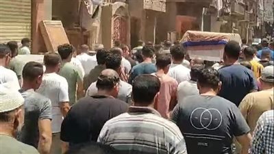 انهيار والدتها.. تشييع جثمان إحدى ضحايا حادث تصادم ميكروباص بالمنوفية | بث مباشر