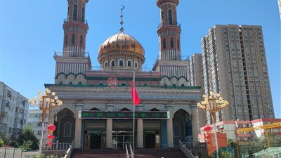 يمارسون الشعائر دون قيود.. القاهرة 24 داخل أكبر مساجد مقاطعة شينجيانج الصينية │صور وفيديو 