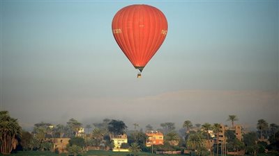 عودة تحليق رحلات البالون الطائر بالأقصر بعد توقفها بسبب سوء الطقس | بث مباشر